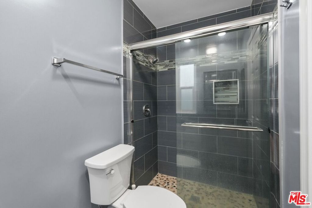 Residential Lease for rent at 1939 Selby Avenue 2, Los Angeles, Los Angeles County CA featuring 2 beds and 2 baths