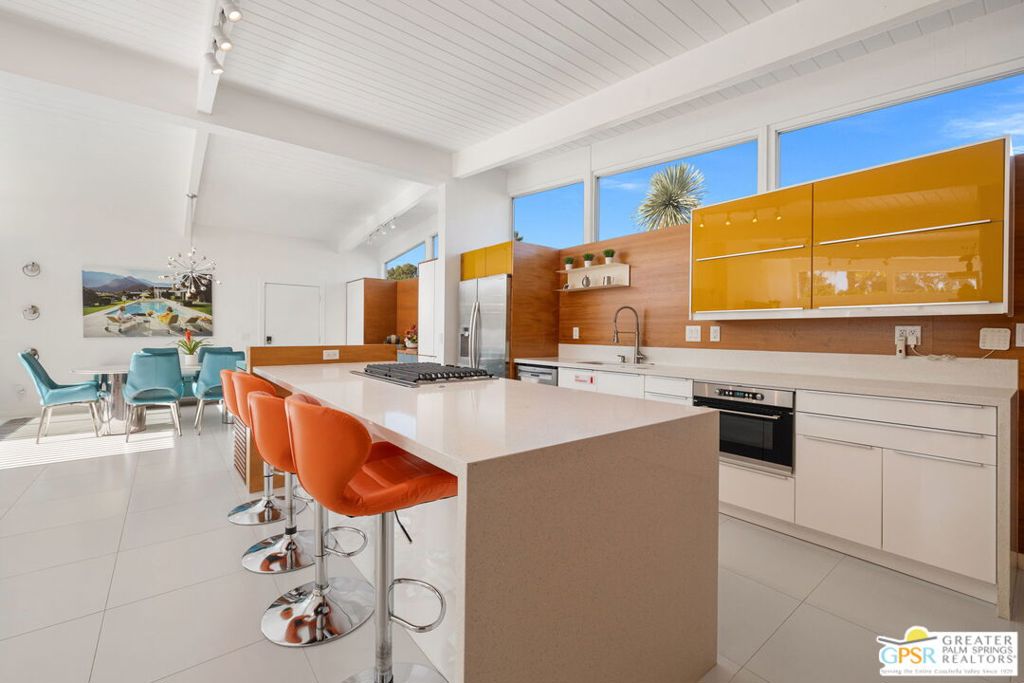 Residential for sale at 805 E Garden Road, Palm Springs CA featuring 3 beds and 2 baths