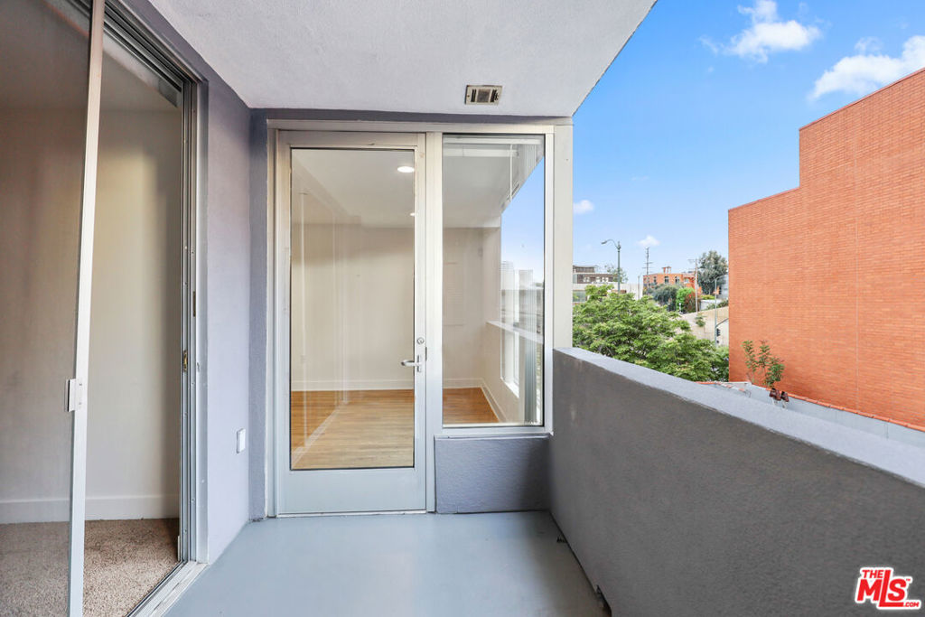 Residential Lease for rent at 10473 Santa Monica Blvd 404, Los Angeles, Los Angeles County CA featuring 2 beds and 2 baths