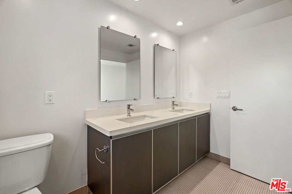 Residential Lease for rent at 3618 Dunn 403, Los Angeles, Los Angeles County CA featuring 3 beds and 3 baths