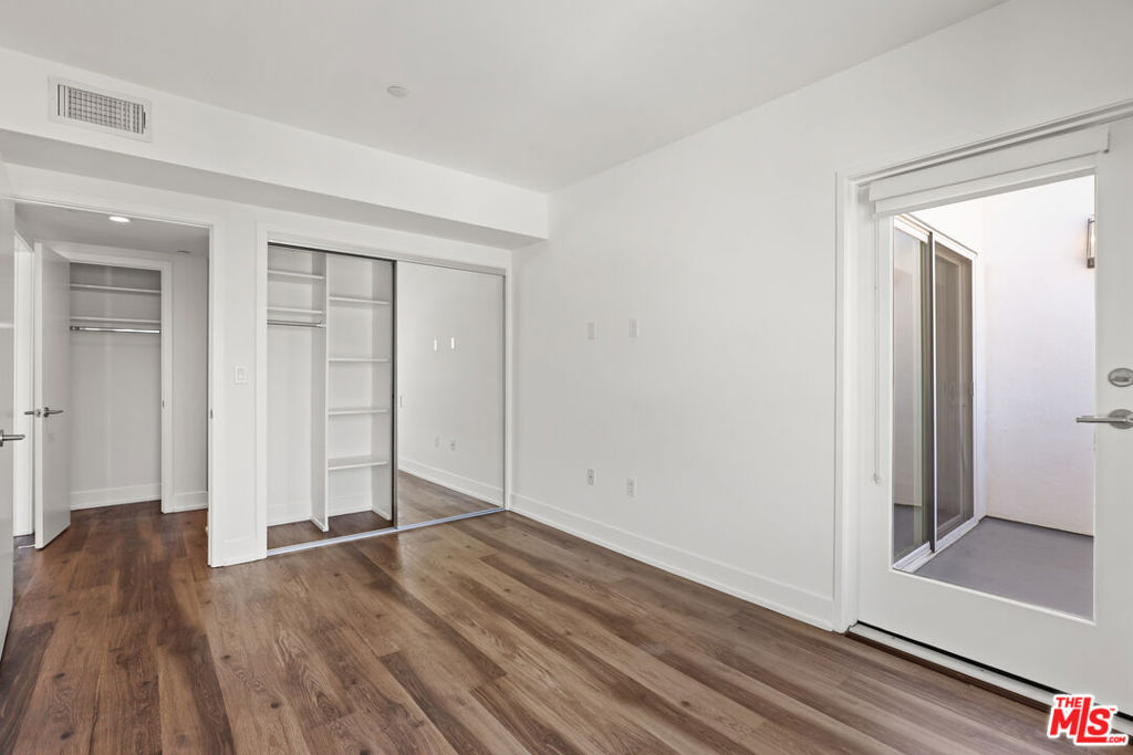 Residential Lease for rent at 1836 Colby ph9, Los Angeles, Los Angeles County CA featuring 3 beds and 3 baths