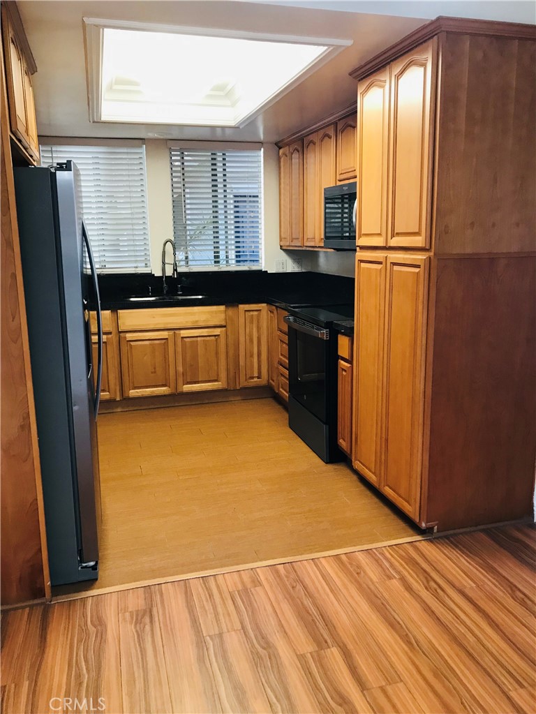 Residential Lease for rent at 29 Calle Aragon G, Laguna Woods CA featuring 2 beds and 2 baths