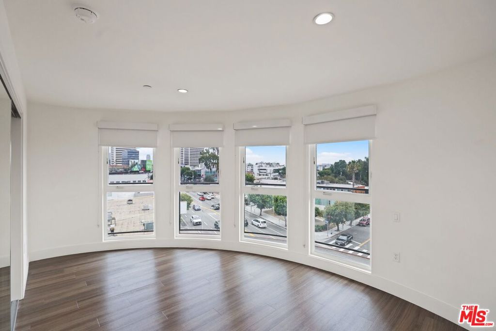 Residential Lease for rent at 1539 Purdue 404, Los Angeles, Los Angeles County CA featuring 2 beds and 2 baths