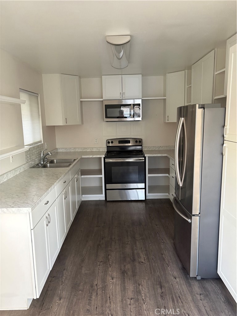 Residential Lease for rent at 531 W Clark, Redlands CA featuring 2 beds and 1 bath