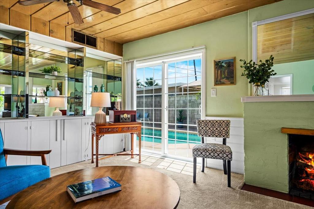 Residential for sale at 572 N Calle Marcus, Palm Springs CA featuring 3 beds and 2 baths