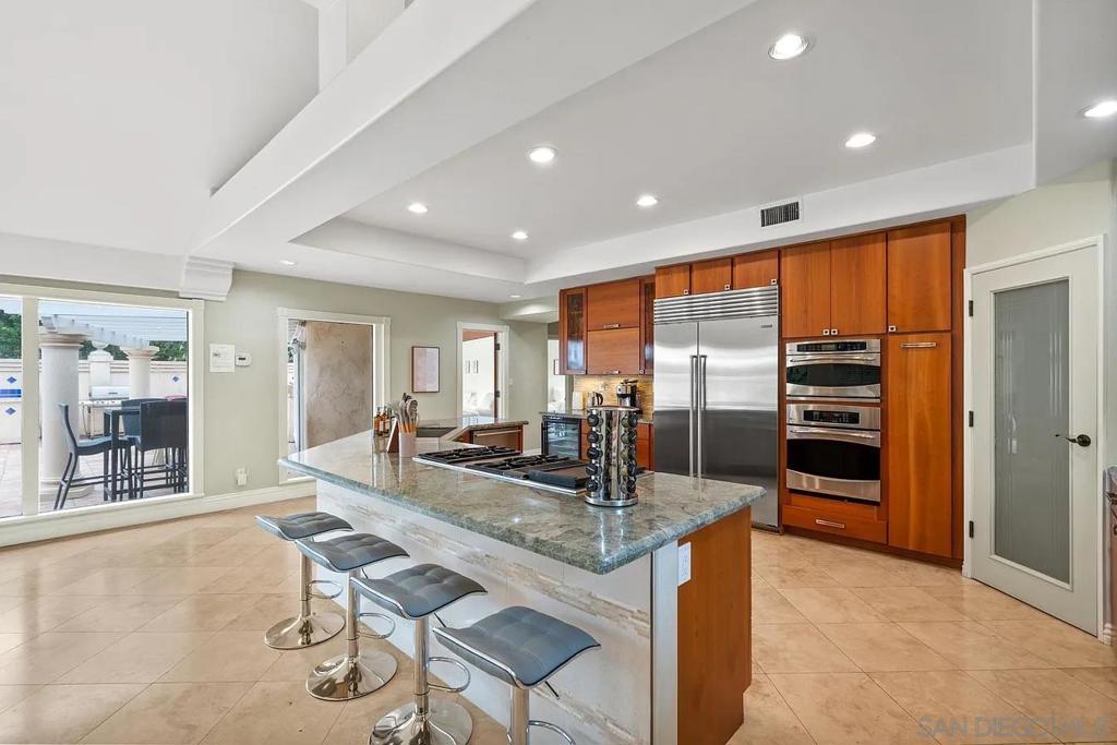 Residential Lease for rent at 5432 Candlelight Drive, La Jolla, San Diego County CA featuring 5 beds and 3 baths