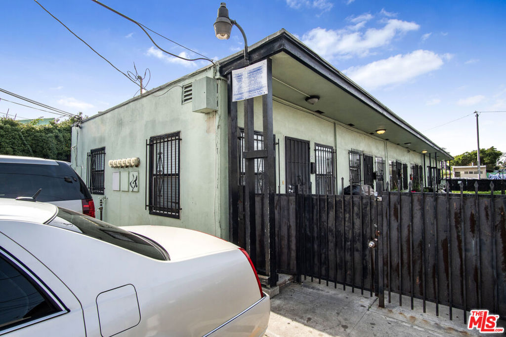 Active for sale at Compton, CA, Compton, CA CA and 6 baths