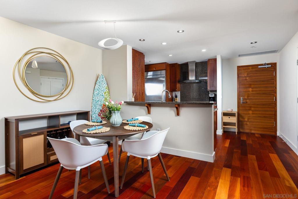 Residential Lease for rent at 700 W E St 1502, San Diego, San Diego County CA featuring 2 beds and 2 baths