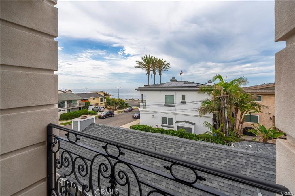 Residential Lease for rent at 140 Acacia, Carlsbad CA featuring 2 beds and 2 baths