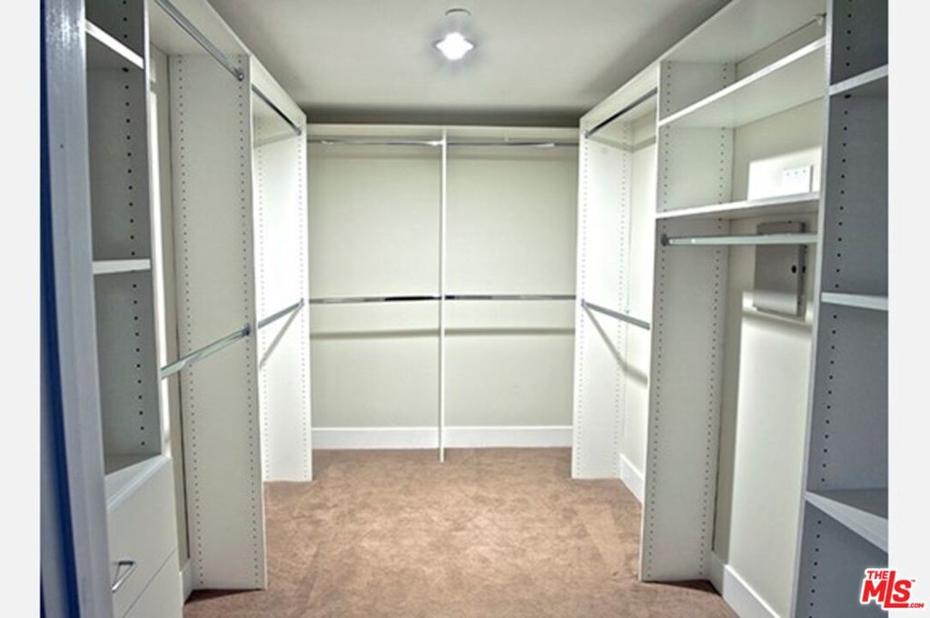 Residential Lease for rent at 833 Edinburgh 101, Los Angeles, Los Angeles County CA featuring 2 beds and 2 baths