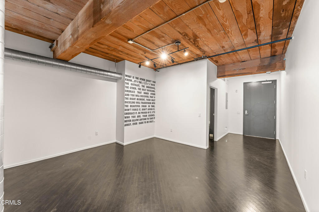 Residential Lease for rent at 530 S Hewitt Street 130, Los Angeles, Los Angeles County CA featuring 2 beds and 2 baths