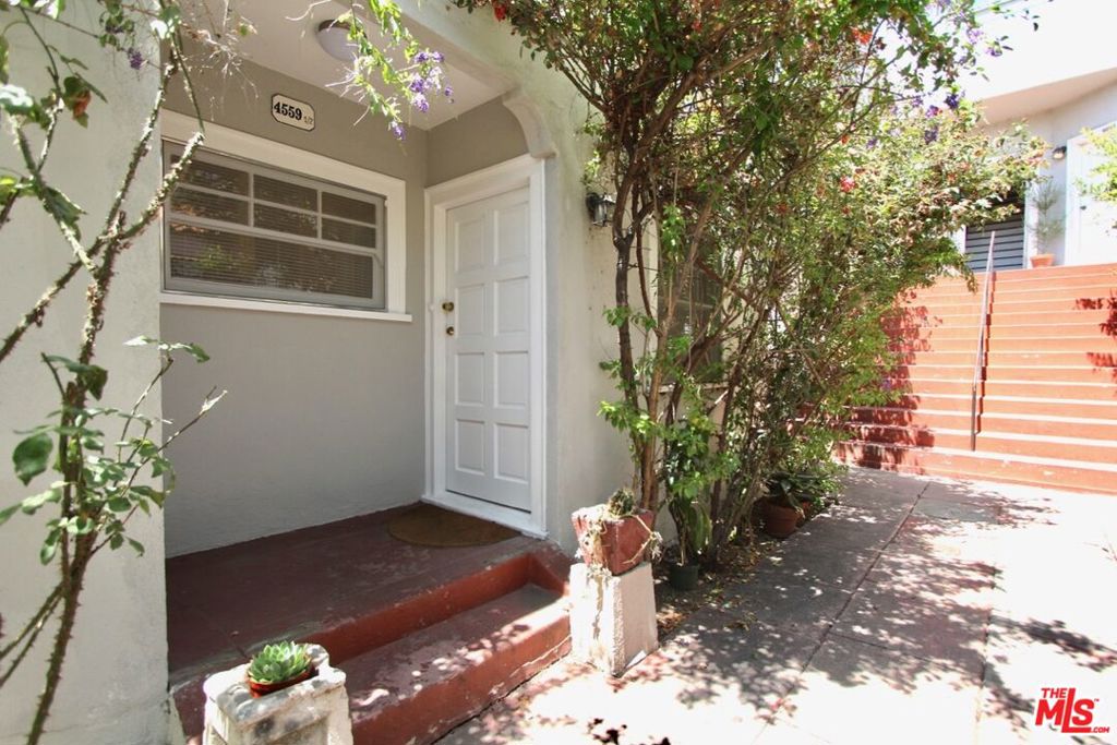 Residential Lease for rent at 4557 LEXINGTON Avenue, Los Angeles, Los Angeles County CA featuring 1 bed and 1 bath