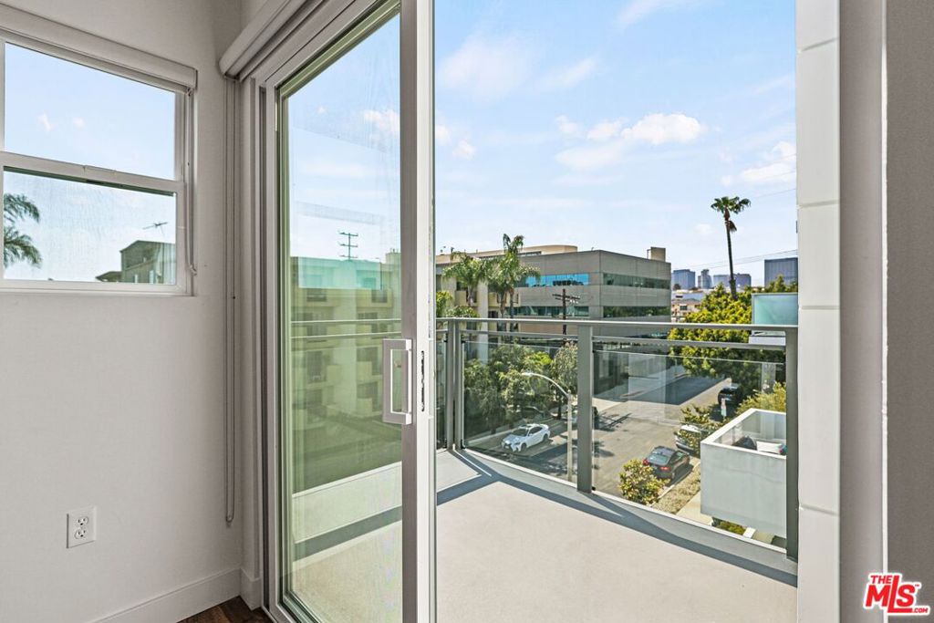 Residential Lease for rent at 1830 Selby 101, Los Angeles, Los Angeles County CA featuring 5 beds and 5 baths