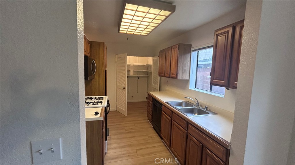 Residential Lease for rent at 10626 Walnut Street, Los Alamitos CA featuring 3 beds and 3 baths