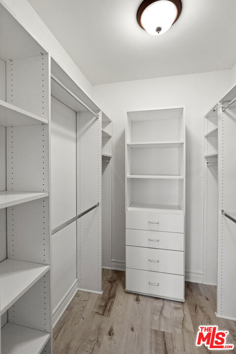 Residential Lease for rent at 107 S Sweetzer Avenue 202, Los Angeles, Los Angeles County CA featuring 3 beds and 3 baths