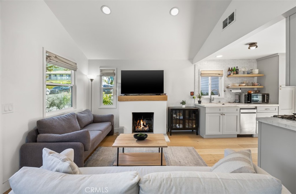 Residential for sale at 389 Park, Laguna Beach CA featuring 3 beds and 2 baths
