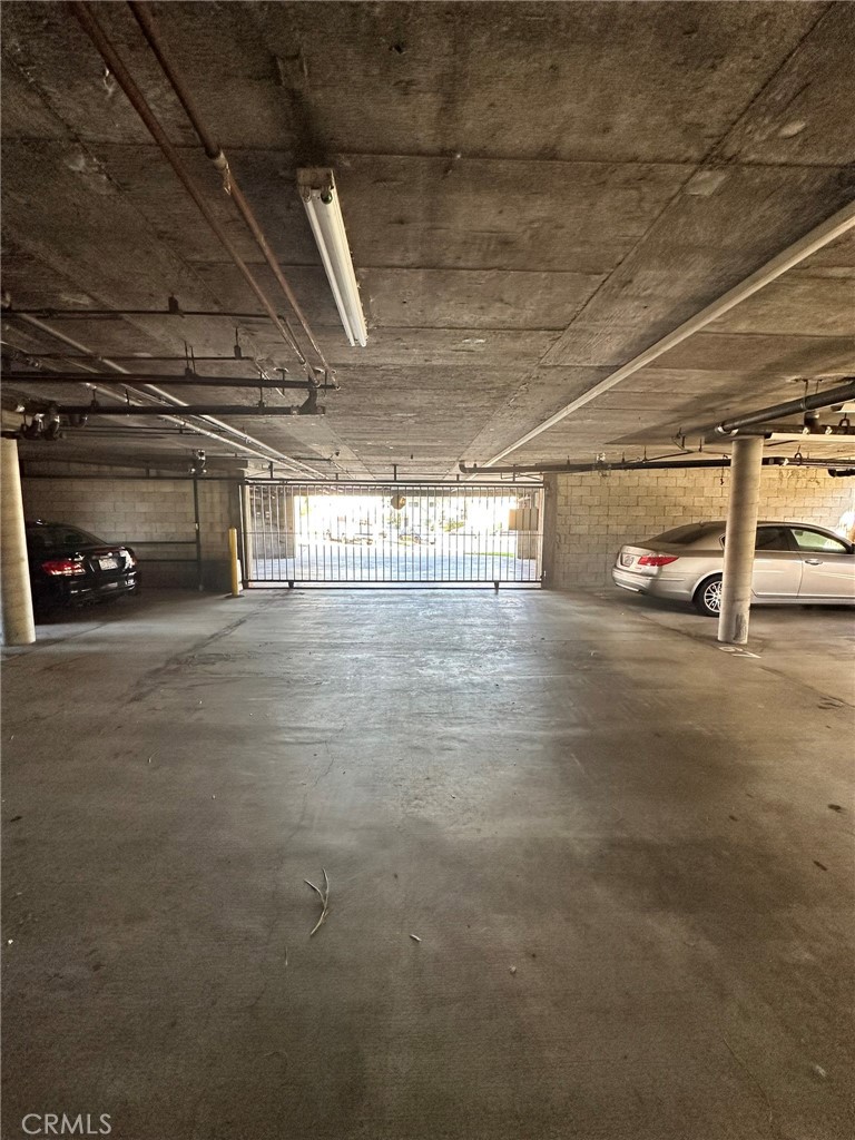 Residential Lease for rent at 18225 Kingsdale Avenue 115, Redondo Beach, Los Angeles County CA featuring 2 beds and 2 baths