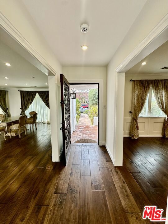 Residential Lease for rent at 128 S Swall Drive, Beverly Hills, Los Angeles County CA featuring 4 beds and 4 baths