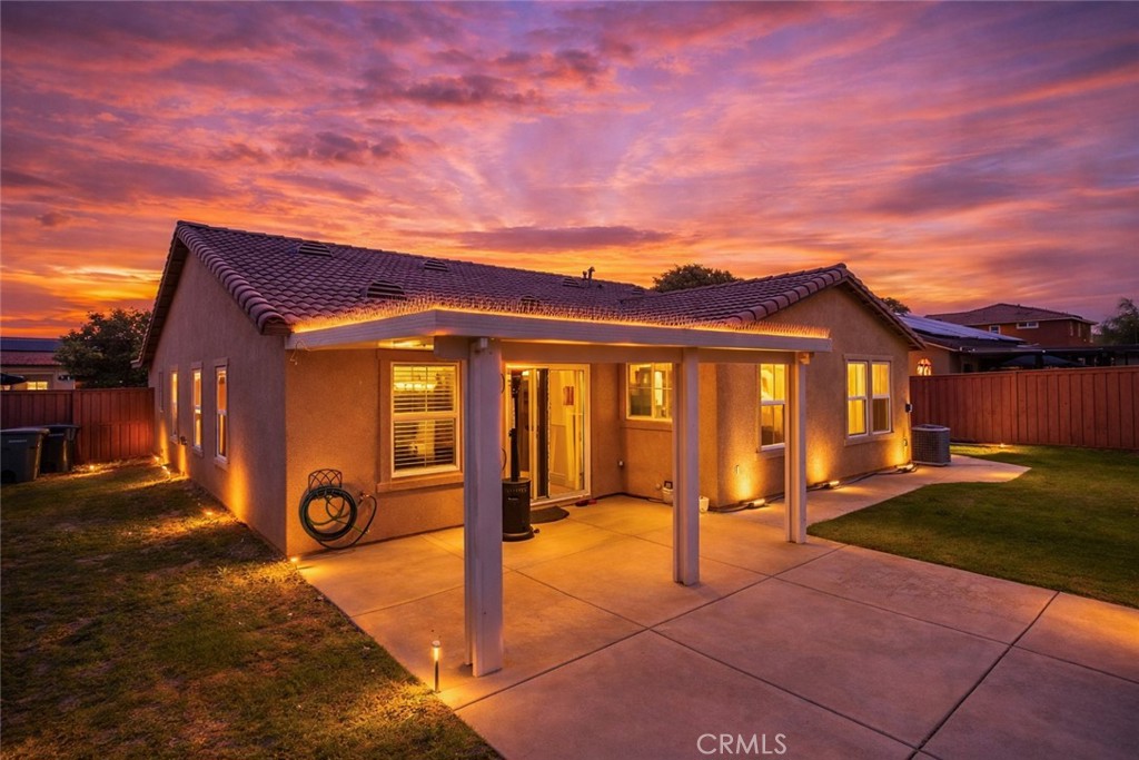 Residential for sale at 684 Julian, San Jacinto CA featuring 3 beds and 2 baths