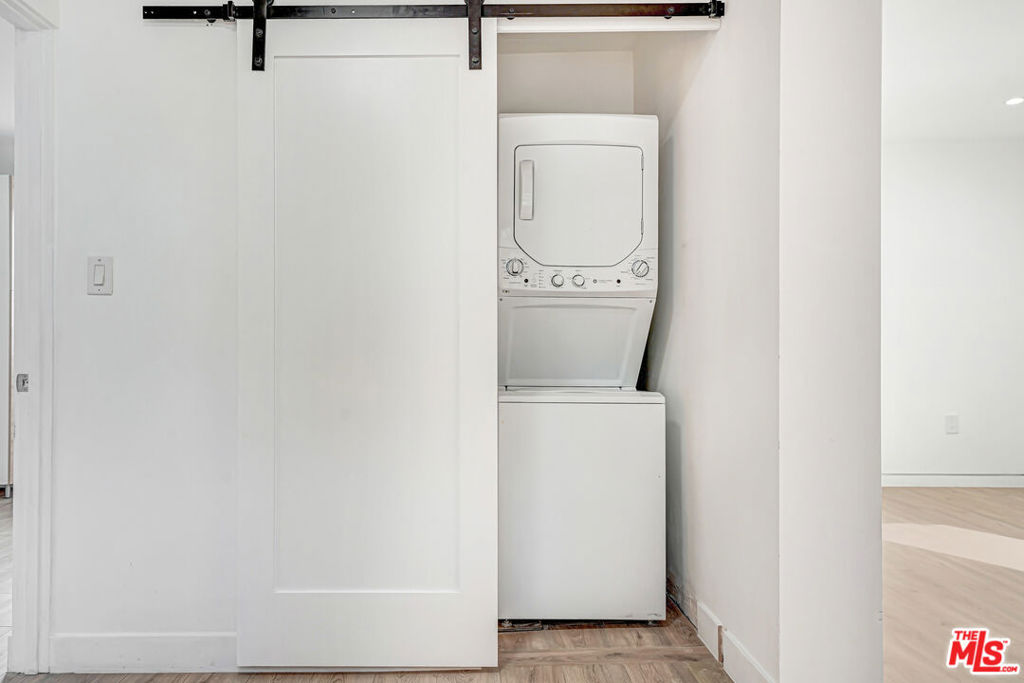 Residential Lease for rent at 2725 1/2 Dalton Avenue, Los Angeles, Los Angeles County CA featuring 2 beds and 2 baths