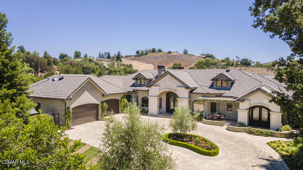 Residential Lease for rent at 4358 Cresthaven Drive, Westlake Village CA featuring 5 beds and 6 baths