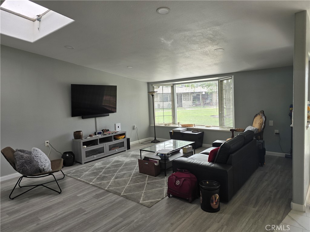 Residential Lease for rent at 13301 N. Fairfield Lane 183C, Seal Beach CA featuring 2 beds and 1 bath