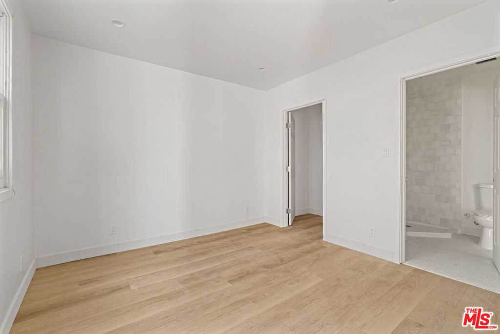 Residential Lease for rent at 820 3rd Street 4, Santa Monica, Los Angeles County CA featuring 2 beds and 1 bath