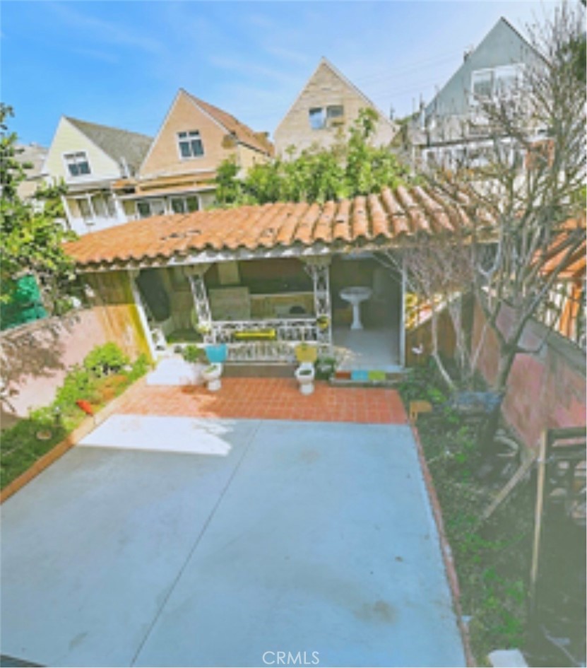 Residential for sale at 913 Florida, San Francisco CA featuring 3 beds and 2 baths