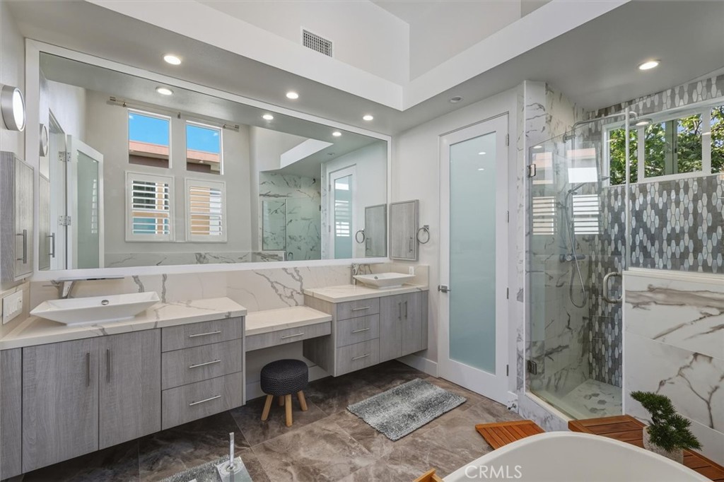 Active for sale at Redondo Beach, CA, Redondo Beach, CA CA and 4 baths