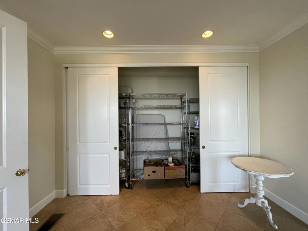 Residential Lease for rent at 660 Ocean View Drive, Camarillo CA featuring 1 bed and 1 bath