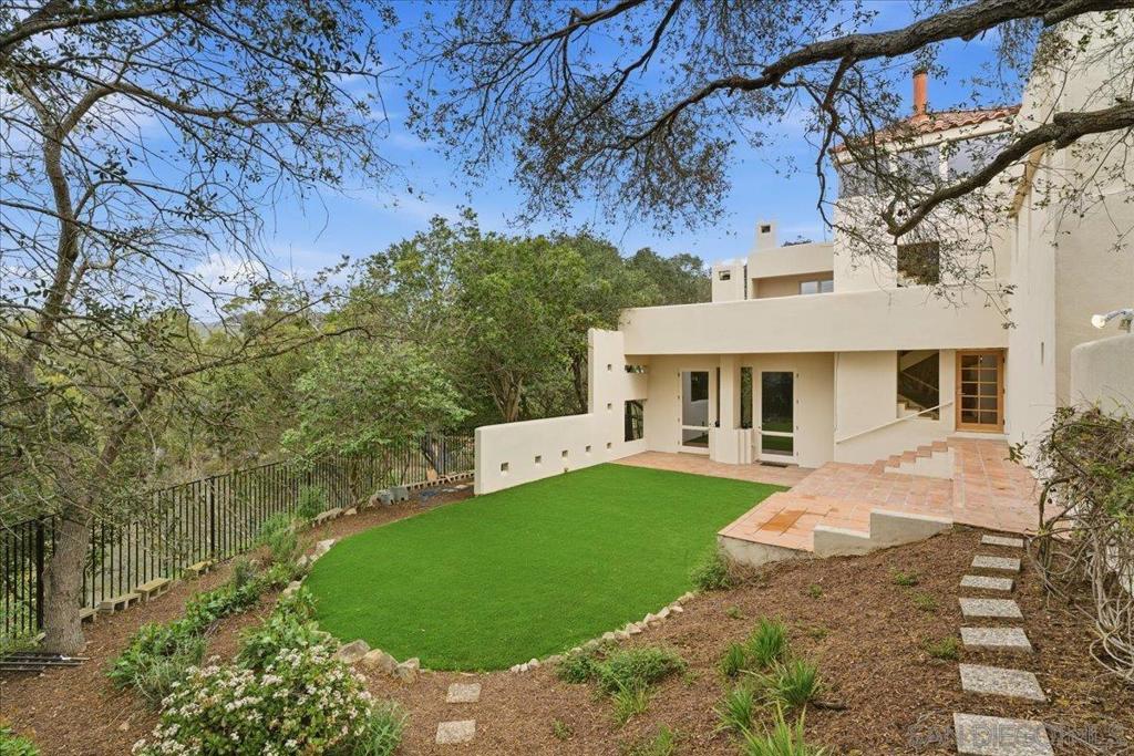 Residential Lease for rent at 7030 Elfin Oaks Rd., Escondido CA featuring 3 beds and 4 baths