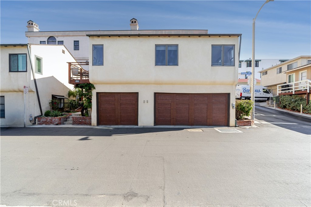 Residential for sale at 1812 Ocean Drive, Manhattan Beach CA featuring 2 beds and 1 bath