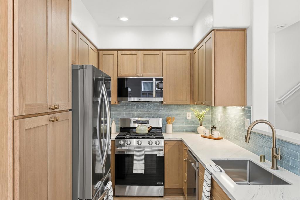 Residential for sale at 6415 Terraza Portico, Carlsbad CA featuring 3 beds and 3 baths