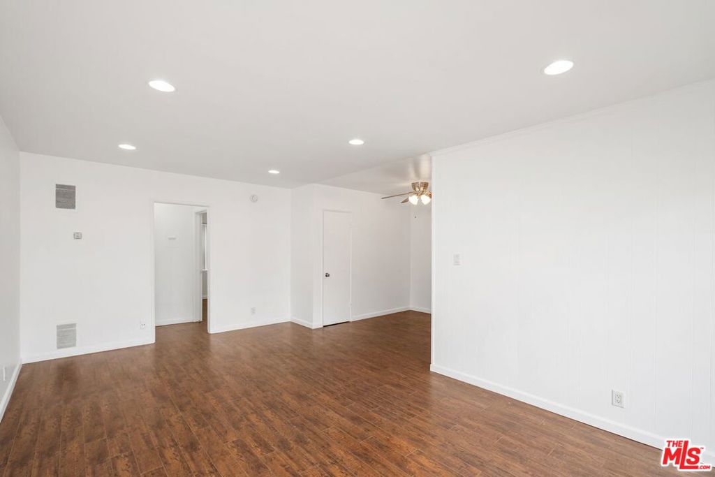 Residential Lease for rent at 7550 Fountain 4, West Hollywood, Los Angeles County CA featuring 1 bed and 1 bath