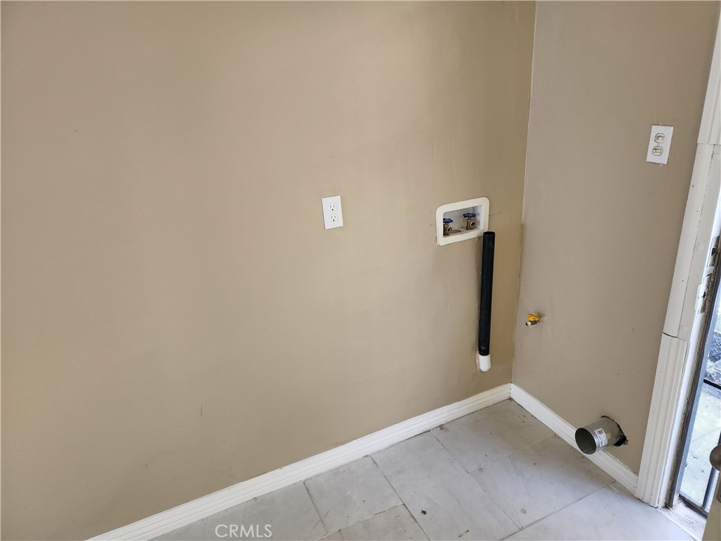 Residential Lease for rent at 1545 N Lugo, San Bernardino CA featuring 1 bed and 1 bath