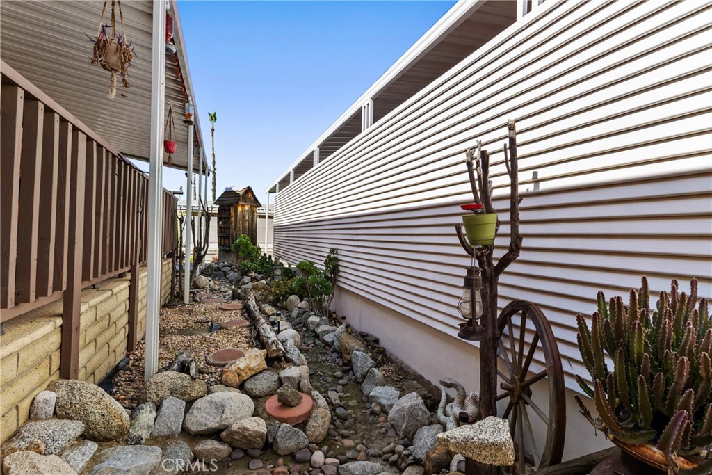 Manufactured In Park for sale at 881 N Lake Street 280, Hemet CA featuring 2 beds and 2 baths