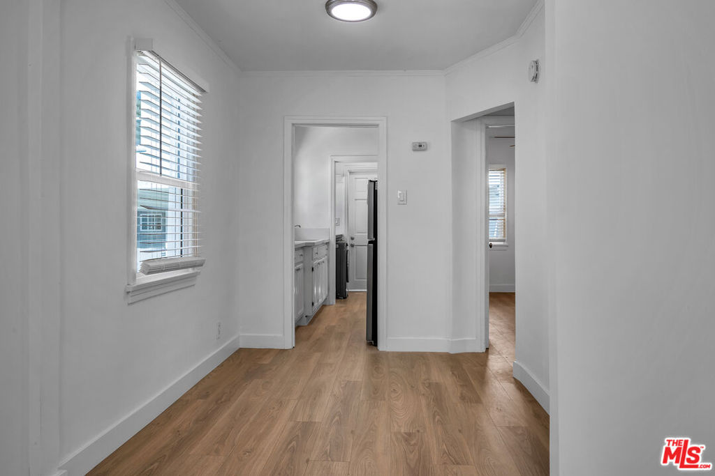 Residential Lease for rent at 3330 Caroline Avenue D, Culver City, Los Angeles County CA featuring 1 bed and 1 bath