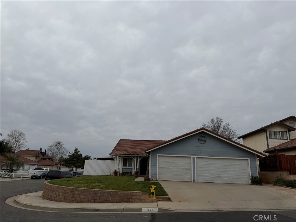 Residential for sale at 1627 Jon Gilbert, Beaumont CA featuring 3 beds and 2 baths