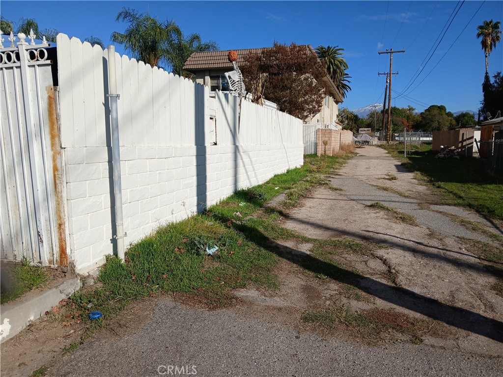 Residential for sale at 1695 Conejo, San Bernardino CA featuring 3 beds and 2 baths