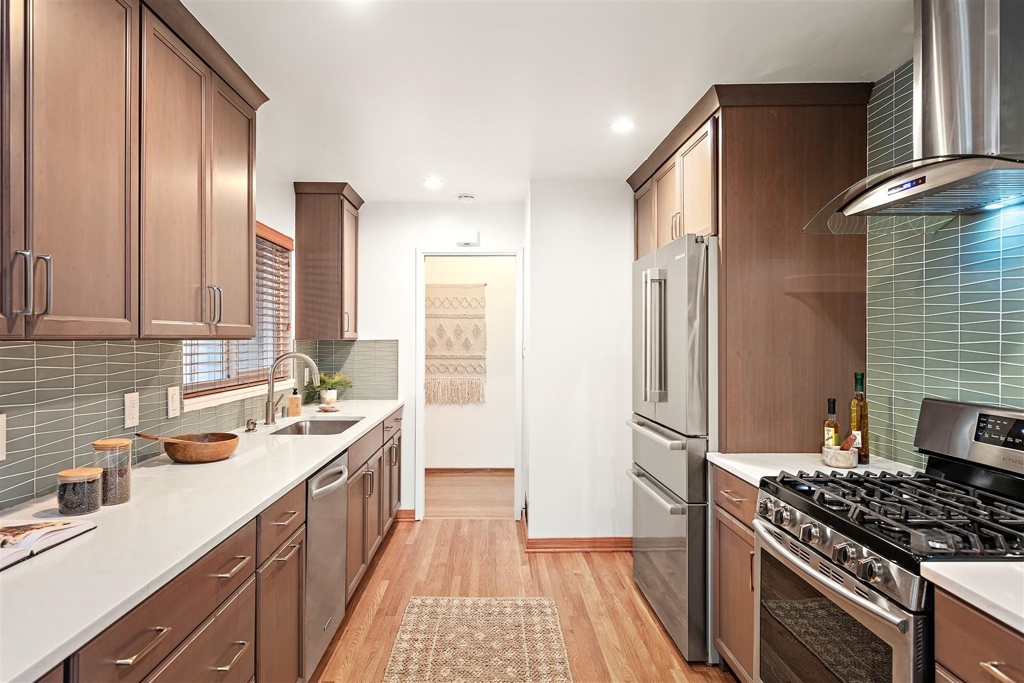 Residential for sale at 225 225 Chadbourne Way, Oakland CA featuring 3 beds and 3 baths