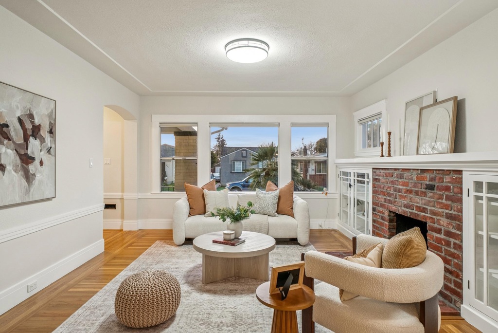 Residential for sale at 330 330 Melven Ct, San Leandro CA featuring 2 beds and 1 bath