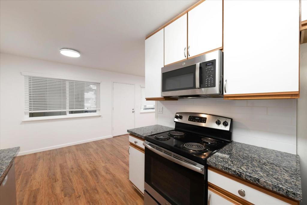 Residential Lease for rent at 2025 California Street 42, Mountain View CA featuring 1 bed and 1 bath