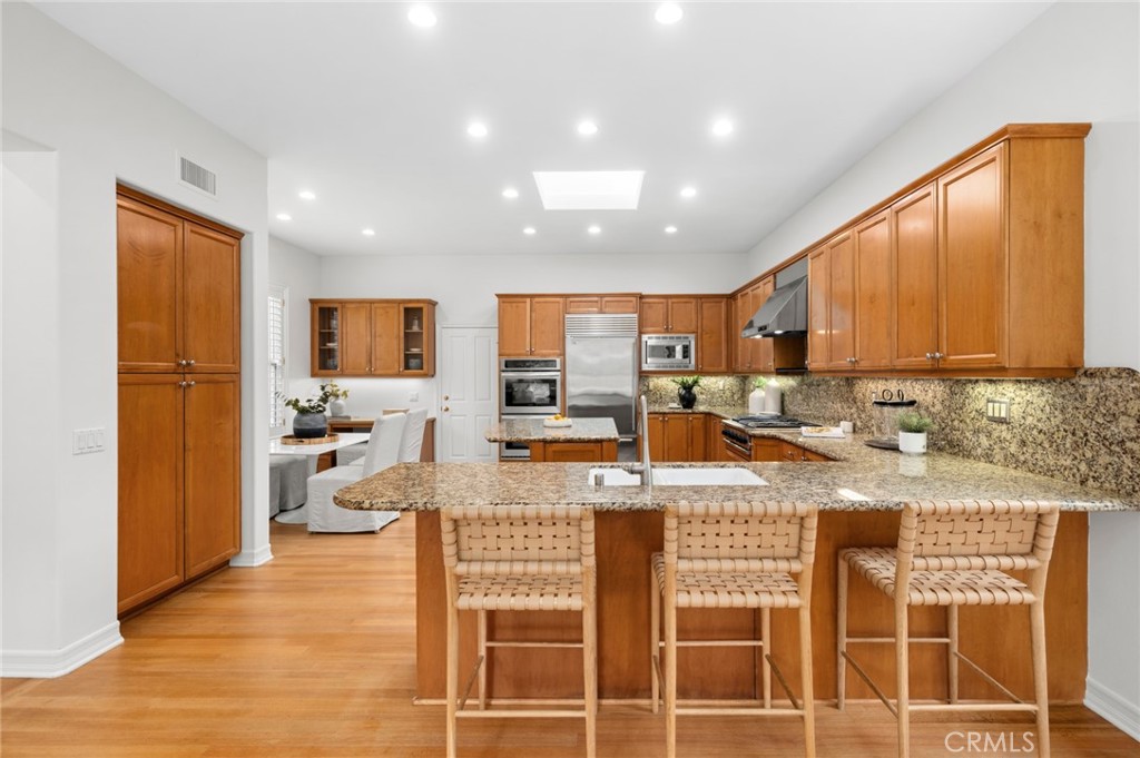 Residential for sale at 8 Westridge, Newport Beach CA featuring 3 beds and 3 baths