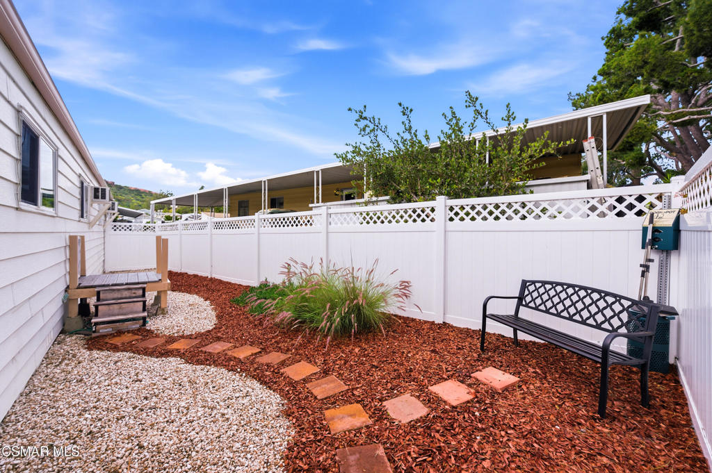 Manufactured In Park for sale at 24 La Encina, Newbury Park CA featuring 3 beds and 2 baths