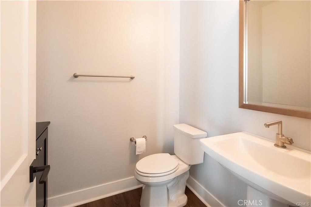 Residential Lease for rent at 3827 Laurita Avenue, Pasadena, Los Angeles County CA featuring 5 beds and 5 baths