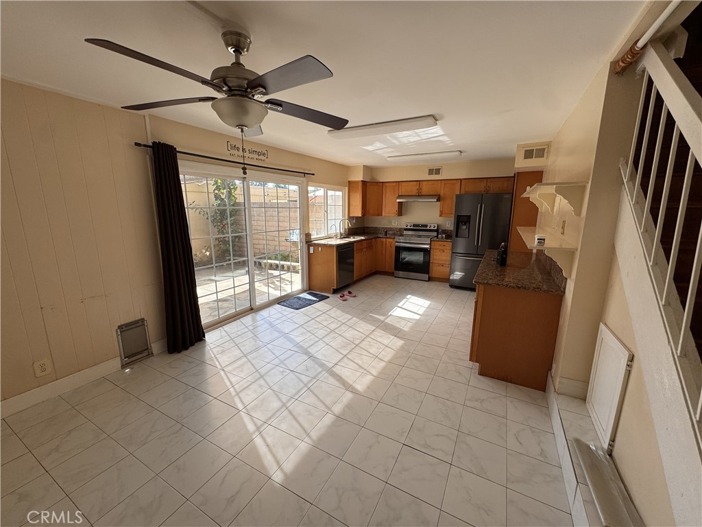 Residential Lease for rent at 10417 Echo River Court, Fountain Valley CA featuring 3 beds and 3 baths