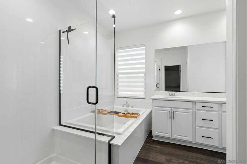 Residential for sale at 32005 Radiant Dr, Temecula CA featuring 3 beds and 3 baths