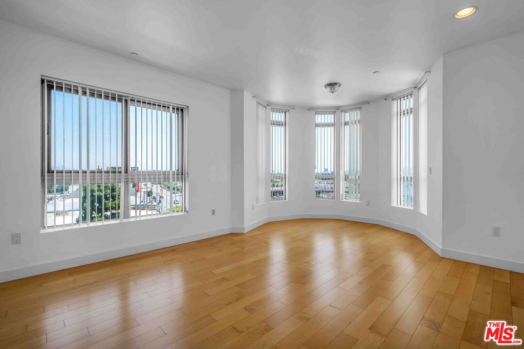 Residential Lease for rent at 1260 S Corning Street 203, Los Angeles, Los Angeles County CA and 1 bath