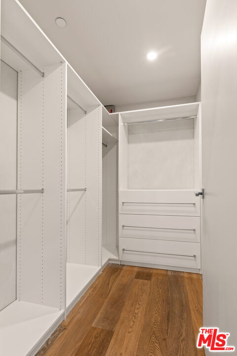 Residential Lease for rent at 329 Westbourne Drive, West Hollywood, Los Angeles County CA featuring 2 beds and 4 baths