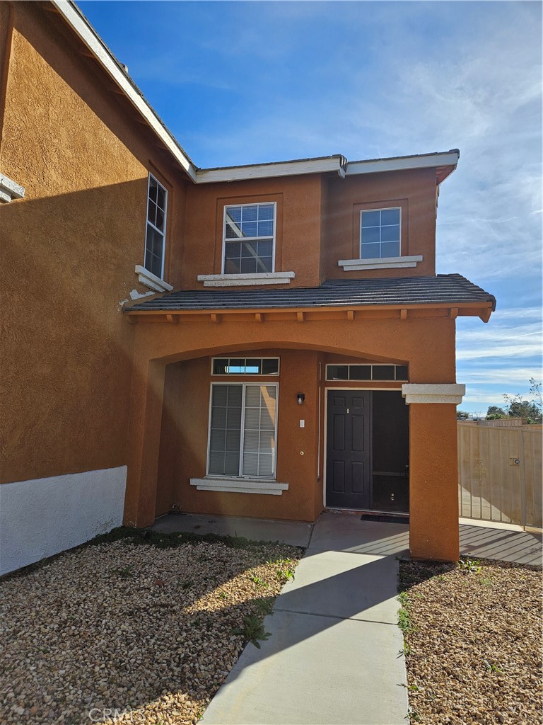 Residential Lease for rent at 12533 Loma Verde, Victorville CA featuring 3 beds and 3 baths